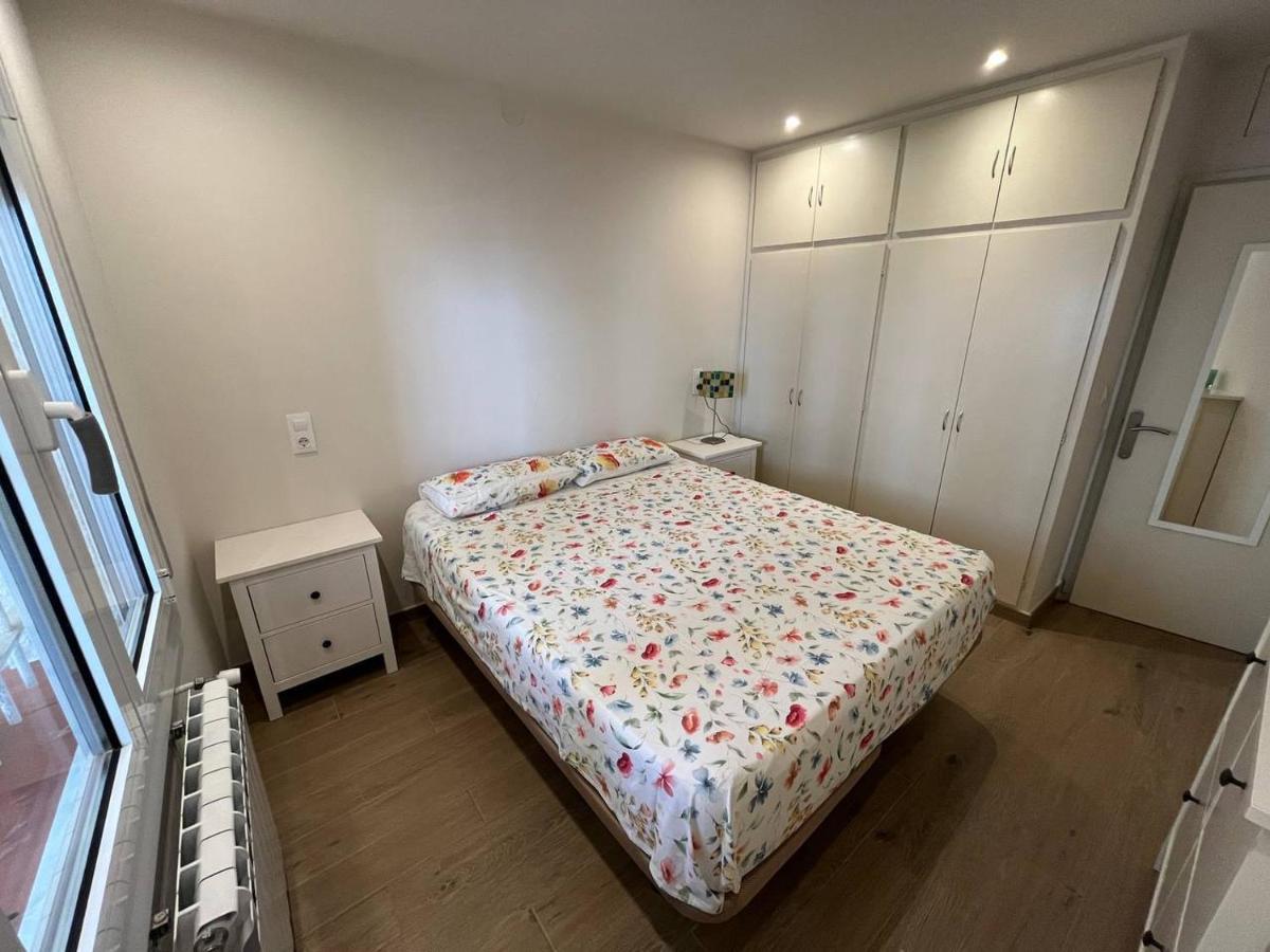 Apartamento En La Playa. Free Parking. Free Wifi L' Escala Exterior foto
